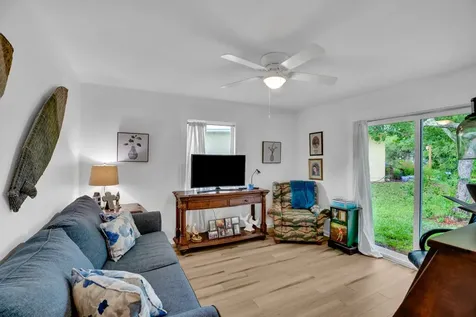 546 Agnes Street Sebastian FL 32958