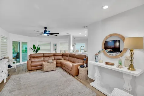 546 Agnes Street Sebastian FL 32958