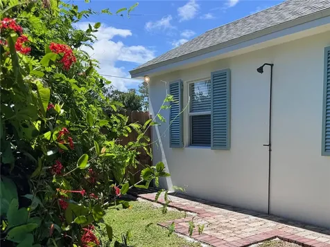 680 16th Street Vero Beach FL 32960