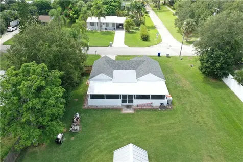 680 16th Street Vero Beach FL 32960