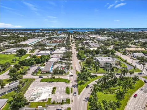 810 21st Street Vero Beach FL 32960