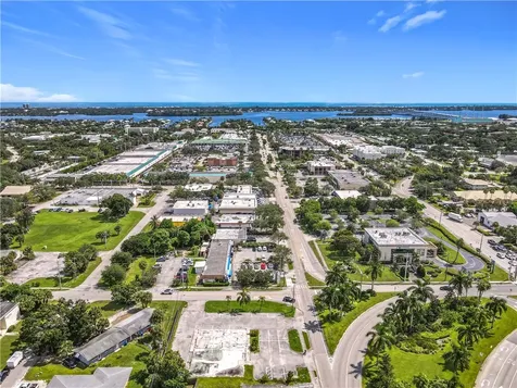 810 21st Street Vero Beach FL 32960