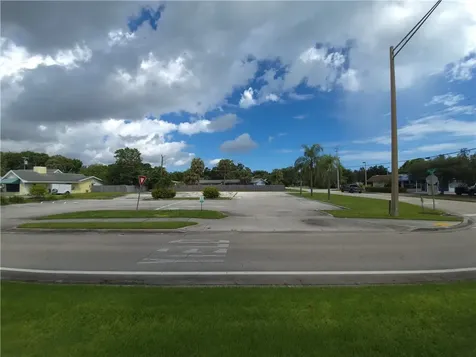 810 21st Street Vero Beach FL 32960