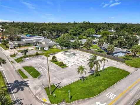 810 21st Street Vero Beach FL 32960