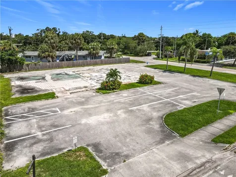 810 21st Street Vero Beach FL 32960