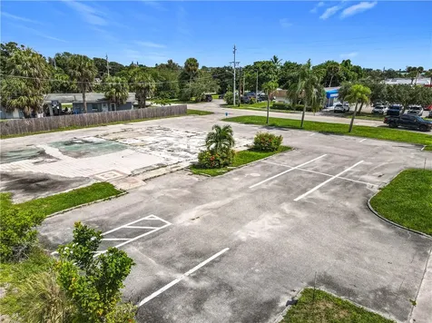 810 21st Street Vero Beach FL 32960