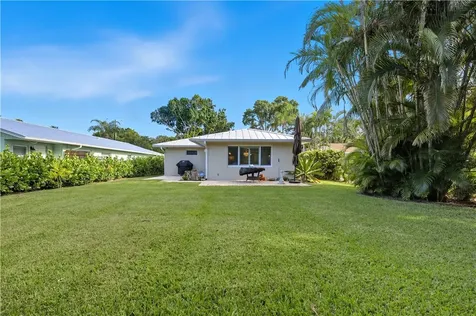 676 Royal Palm Place Vero Beach FL 32960