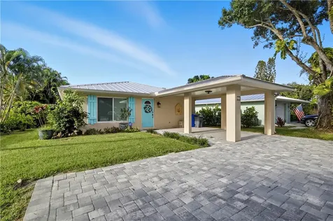 676 Royal Palm Place Vero Beach FL 32960