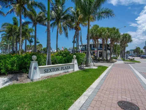 676 Royal Palm Place Vero Beach FL 32960