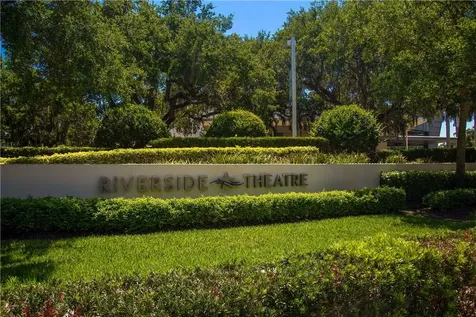 676 Royal Palm Place Vero Beach FL 32960