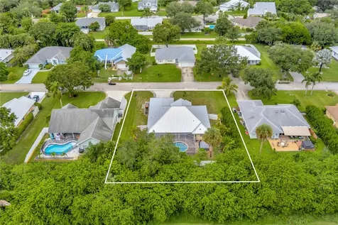 430 29th Court SW Vero Beach FL 32968