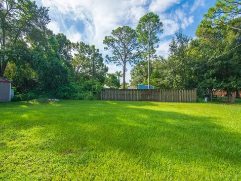 1365 21st Place SW Vero Beach FL 32962