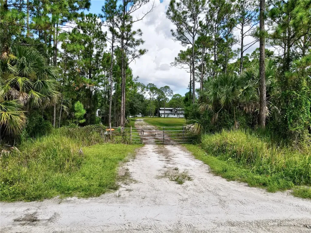 14590 95th Street Fellsmere FL 32948