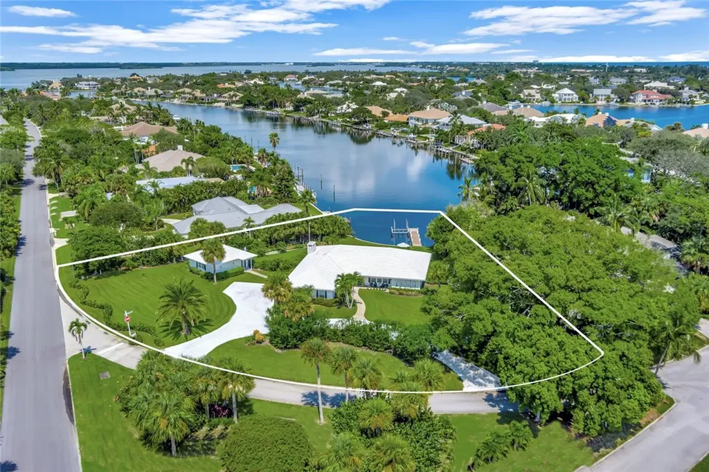 1986 Mooringline Drive Vero Beach FL 32963