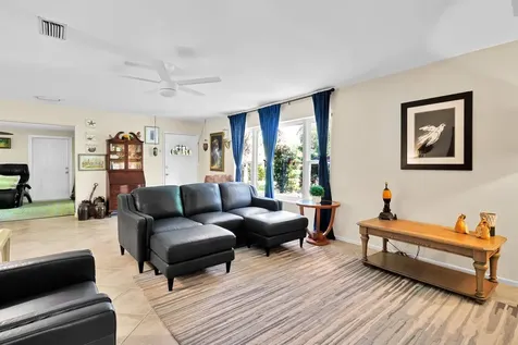 2811 10th Avenue Vero Beach FL 32960