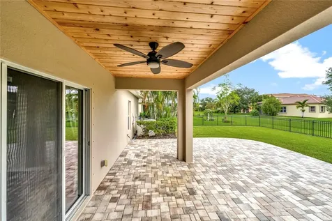 1739 Berkshire Circle SW Vero Beach FL 32968