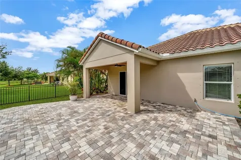 1739 Berkshire Circle SW Vero Beach FL 32968