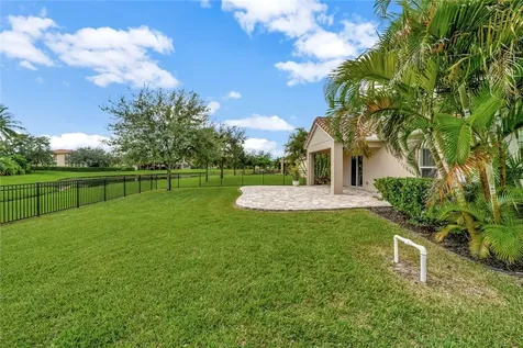 1739 Berkshire Circle SW Vero Beach FL 32968