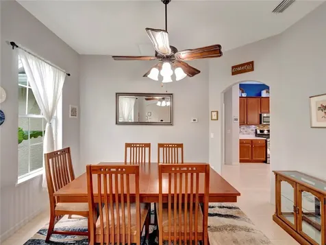 419 N Key Lime Square SW Vero Beach FL 32968