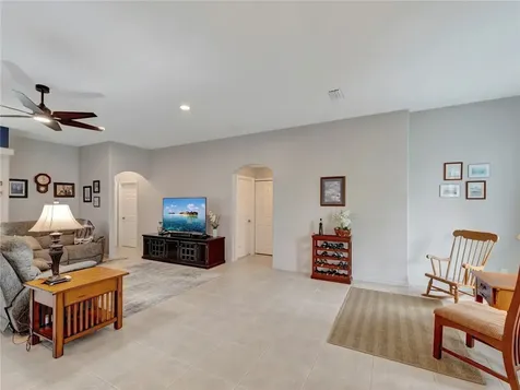 419 N Key Lime Square SW Vero Beach FL 32968