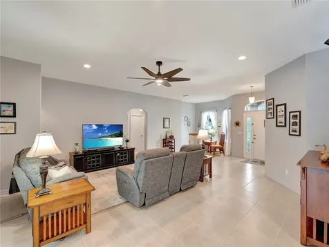 419 N Key Lime Square SW Vero Beach FL 32968