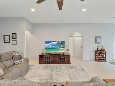 419 N Key Lime Square SW Vero Beach FL 32968