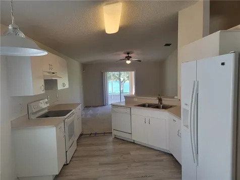 1092 W 13th Square Vero Beach FL 32960