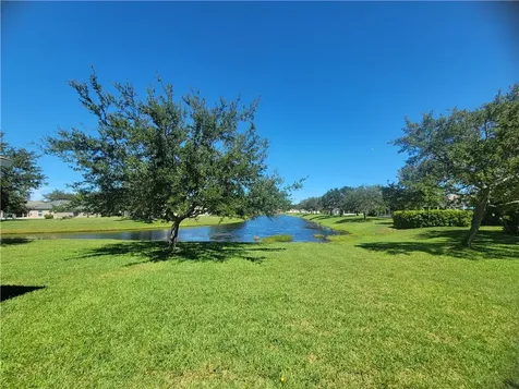 1092 W 13th Square Vero Beach FL 32960