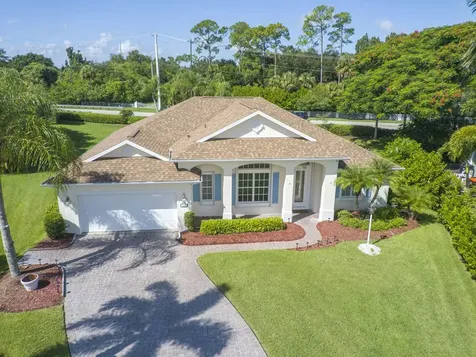 305 Bourdeaux Drive SW Vero Beach FL 32968