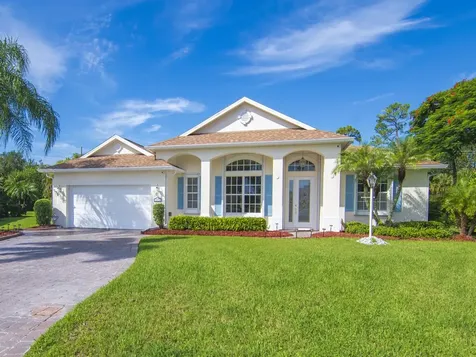 305 Bourdeaux Drive SW Vero Beach FL 32968