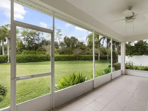 305 Bourdeaux Drive SW Vero Beach FL 32968