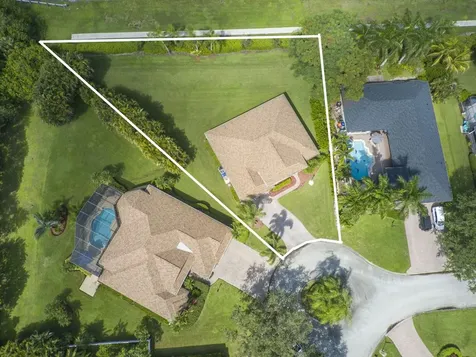 305 Bourdeaux Drive SW Vero Beach FL 32968