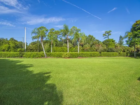 305 Bourdeaux Drive SW Vero Beach FL 32968