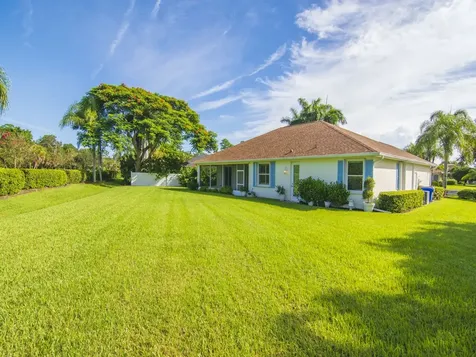 305 Bourdeaux Drive SW Vero Beach FL 32968