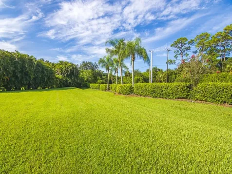 305 Bourdeaux Drive SW Vero Beach FL 32968