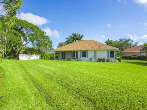 305 Bourdeaux Drive SW Vero Beach FL 32968