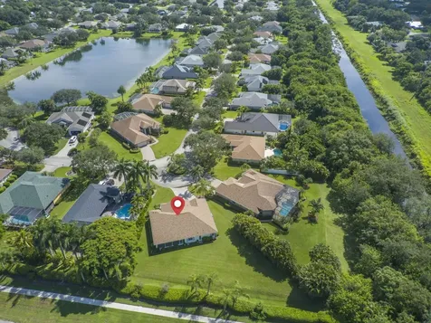 305 Bourdeaux Drive SW Vero Beach FL 32968