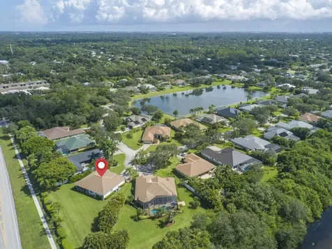 305 Bourdeaux Drive SW Vero Beach FL 32968