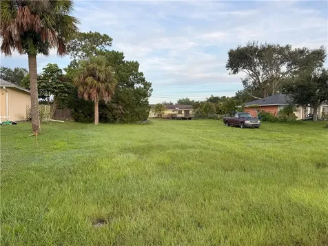 8565 103rd Avenue Vero Beach FL 32967