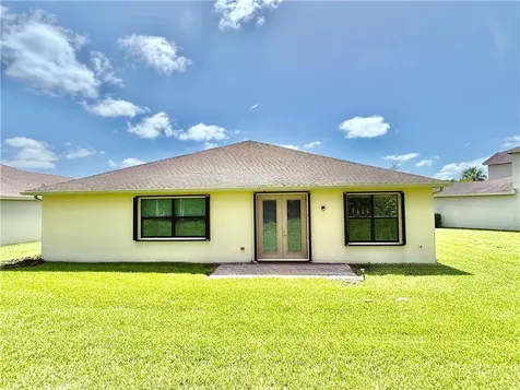10041 W Verona Circle Vero Beach FL 32966