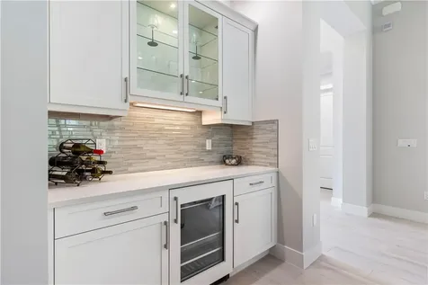 220 Strand Square Vero Beach FL 32963
