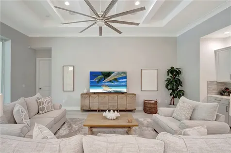 220 Strand Square Vero Beach FL 32963