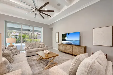 220 Strand Square Vero Beach FL 32963