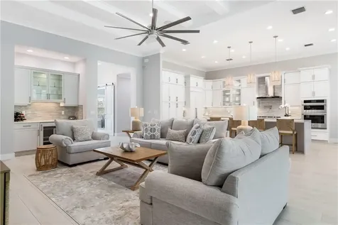 220 Strand Square Vero Beach FL 32963