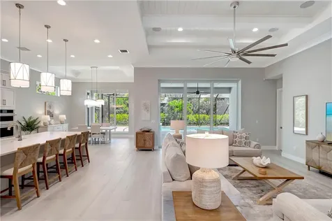 220 Strand Square Vero Beach FL 32963