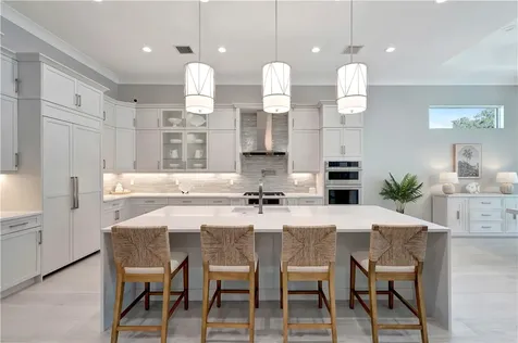 220 Strand Square Vero Beach FL 32963