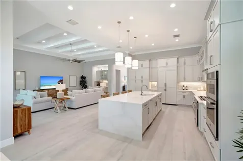220 Strand Square Vero Beach FL 32963