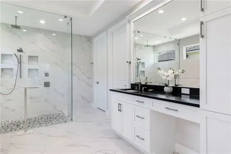 220 Strand Square Vero Beach FL 32963