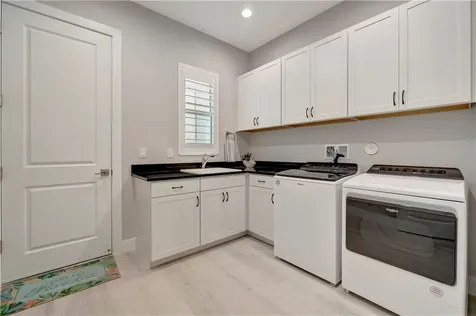 220 Strand Square Vero Beach FL 32963