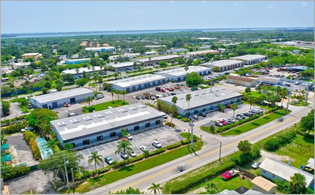 677 8th Court Vero Beach FL 32962